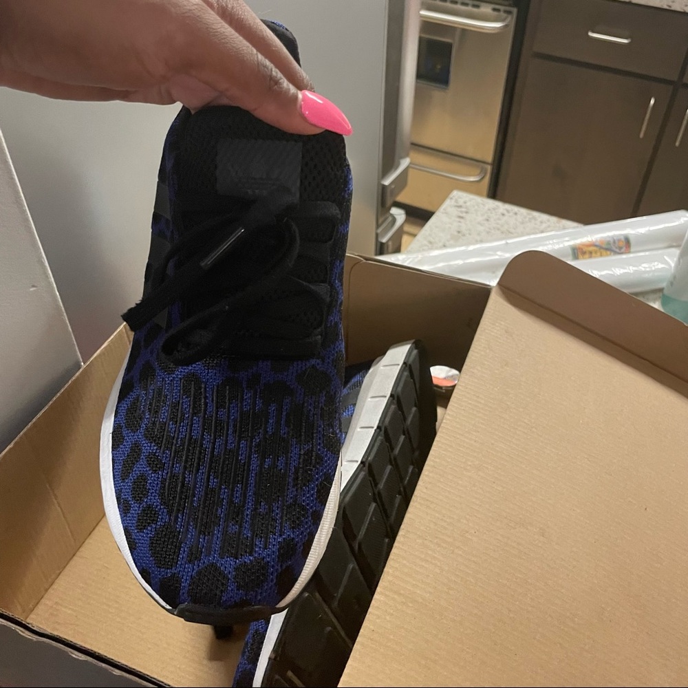 Adidas swift run sneakers